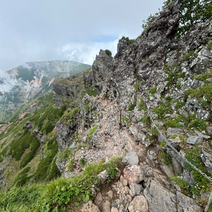 横岳の登山道