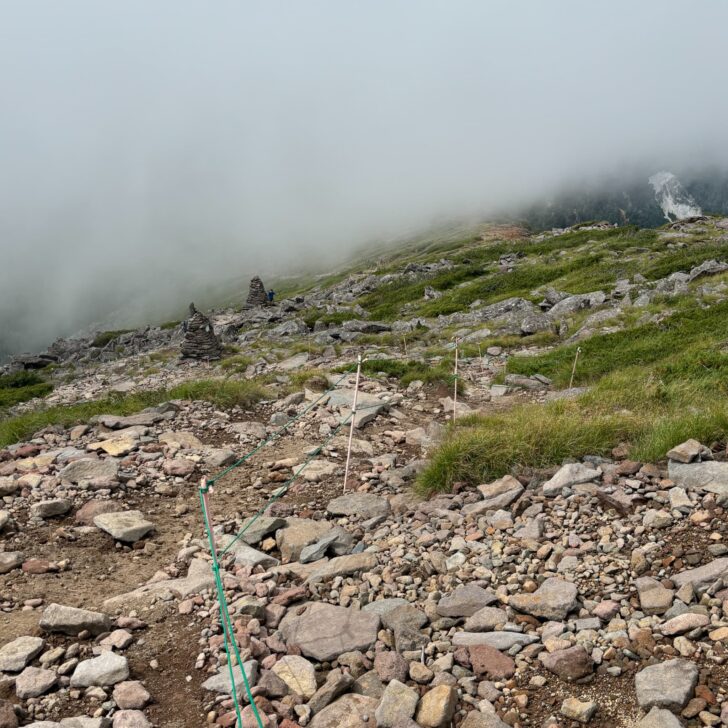 硫黄岳の登山道