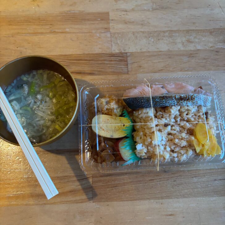 岳沢小屋の朝食