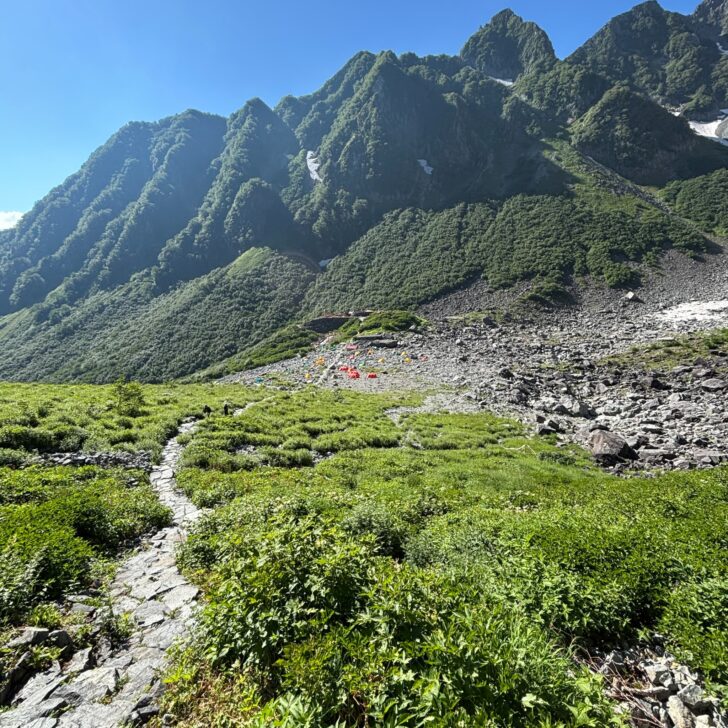 涸沢ヒュッテへの登山道