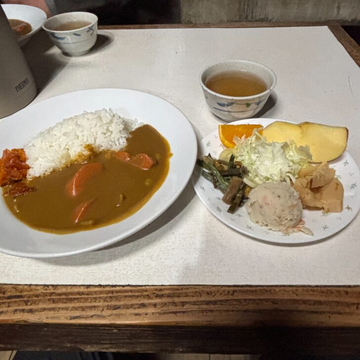 尊仏山荘のカレー