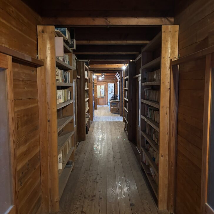 雲取山荘の廊下